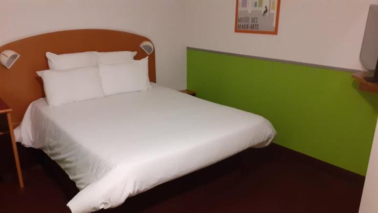 Quick Palace Nantes La Beaujoire المظهر الخارجي الصورة A room at the hotel