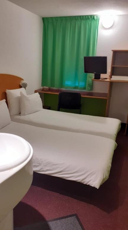 Quick Palace Nantes La Beaujoire المظهر الخارجي الصورة A single room at the hotel
